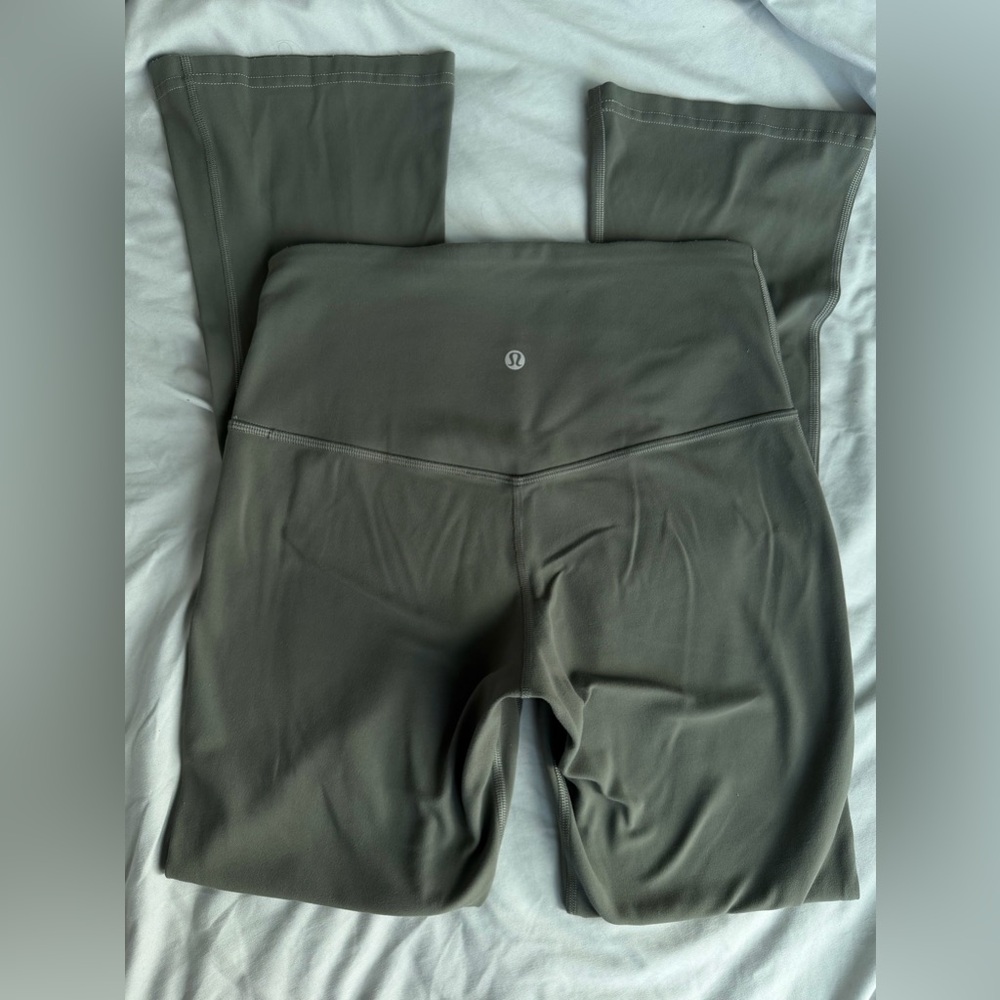 Lululemon Align Flared Pant *short*